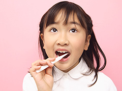子どもの歯の健康を守るのは親の役目です